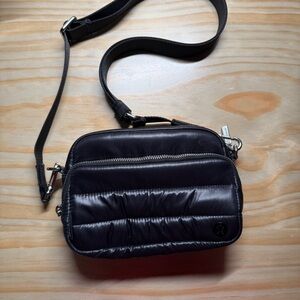 Lululemon black everywhere crossbody bag puffy 2L silver metal hardware